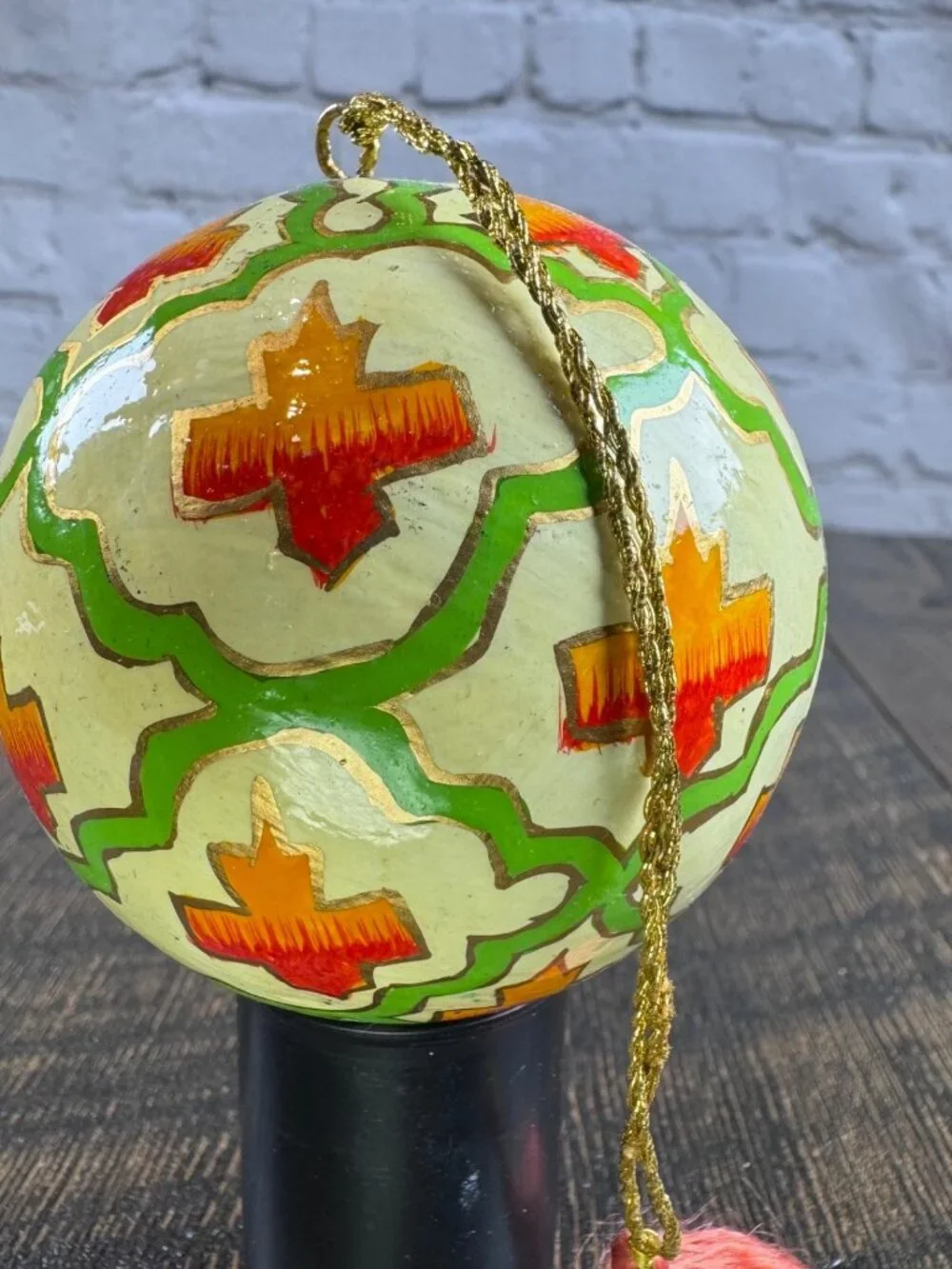 BALL globe ornaments round
